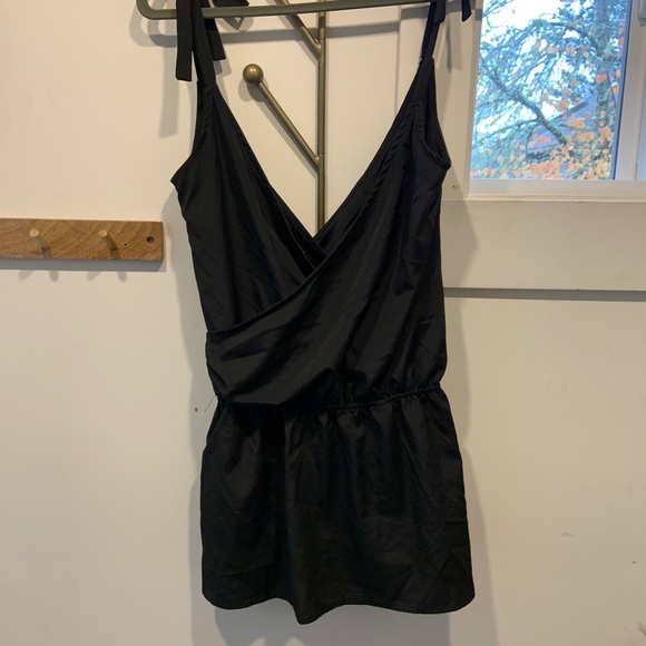 Cute black tank - Picture 2 of 3